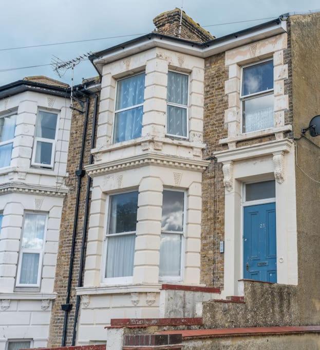 Gorgeous Garden *cafes/bars/beach Within Minutes* * Margate